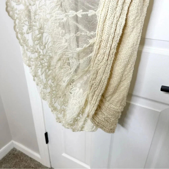KNITTED & KNOTTED Anthropologie Beige Tan Open Cardigan White Lace Trim Long M/L - Picture 6 of 8